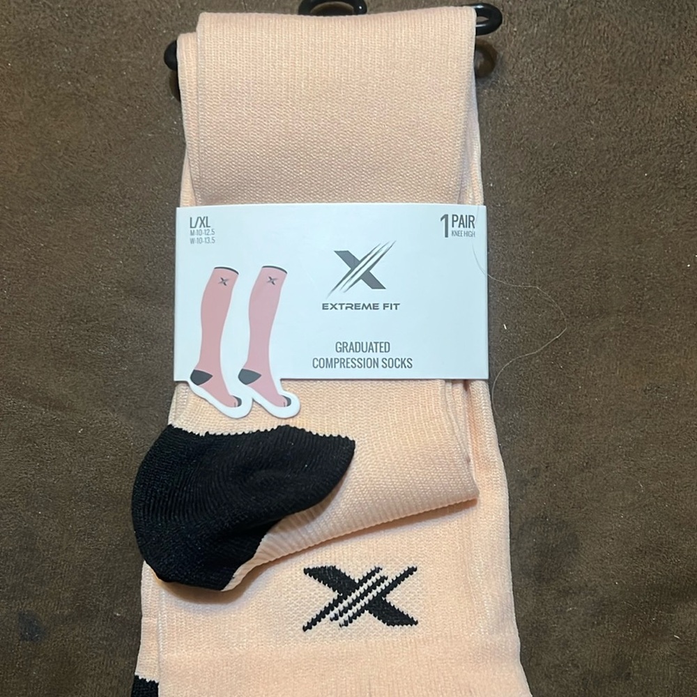 NWT Extreme Fit Graduated Compression Socks
